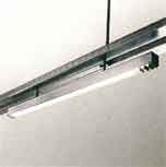 Luminaria para fluorescente T16 fijada a bandeja doble de acero galvanizado.